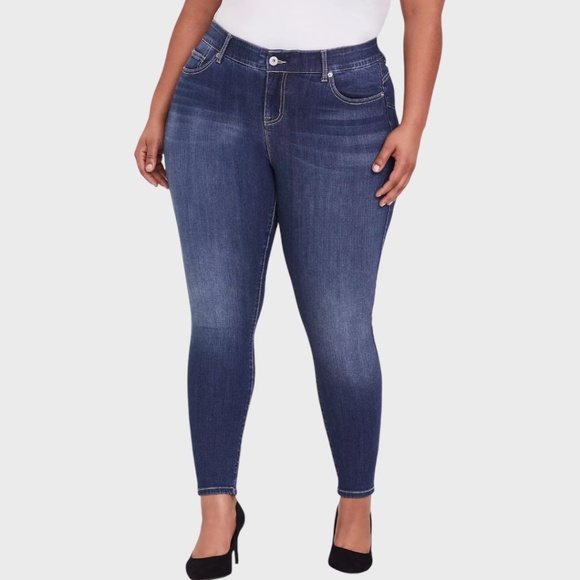TORRID Bombshell Skinny Jean - Premium Stretch Dark Wash - Picture 2 of 13